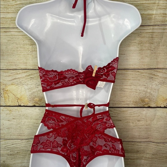 Super Sexy Red Lingerie Set - Picture 5 of 7